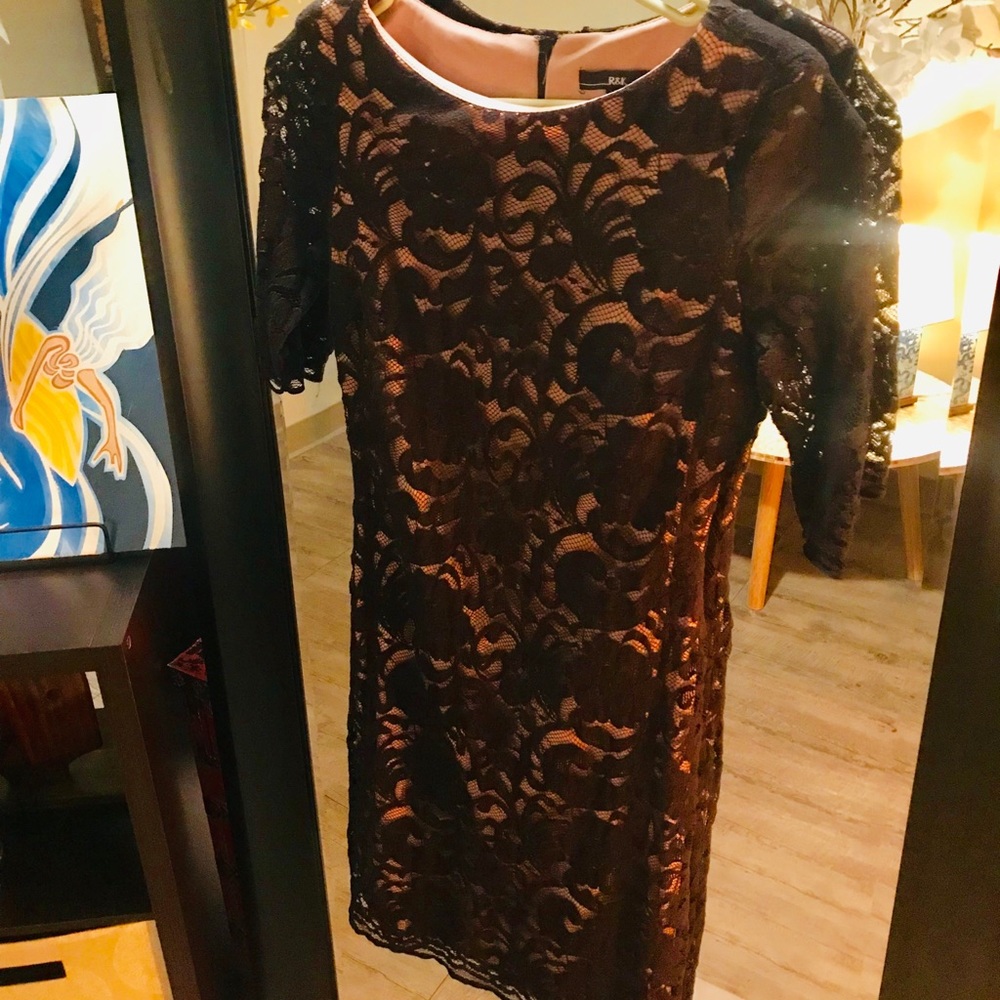 Allover Lace Sheath Silhouette Dress